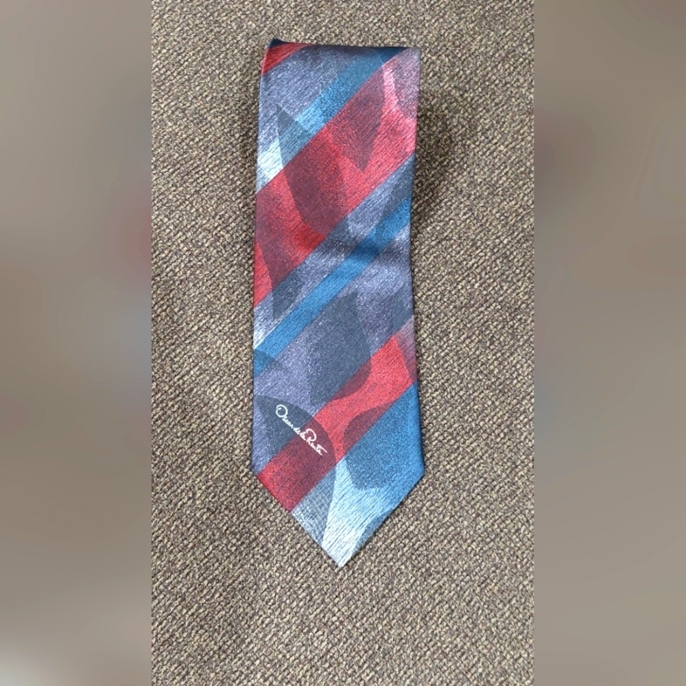 VINTAGE Oscar De La Renta Studio Silk Abstract Tie